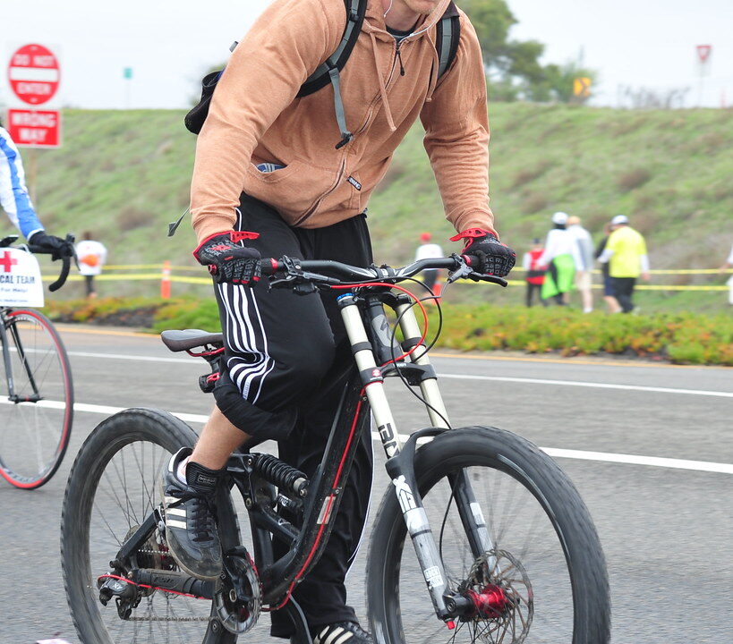 Influencer china pierde patrocinio tras ser descubierta usando bicicleta durante un maratón